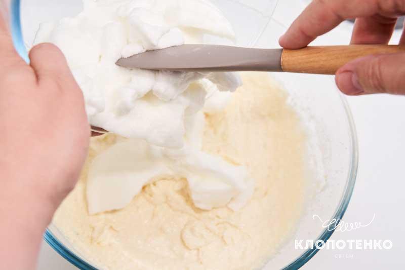 Клопотенко дав рецепт ніжнющої сирної запіканки з бананом: вона зведе вас з розуму!