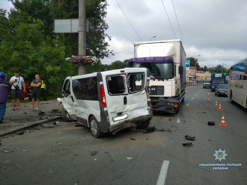 В Виннице столкнулись четыре автомобиля, есть погибший и пострадавшие