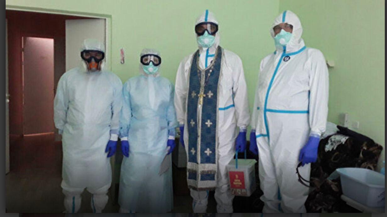 У РПЦ священикам видають "протиковідні ряси": фото підірвало мережу