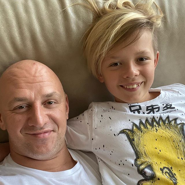 Такие хорошенькие! Потап очаровал счастливым фото с сыном-красавчиком