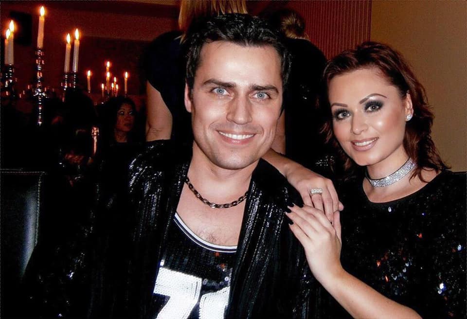 Умер известный музыкант и солист легендарной поп-группы: ему было всего 47 лет