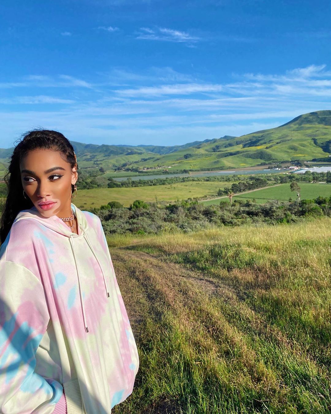 Королева спортшика: Вінні Харлоу показала, як носити спортивний костюм цього літа