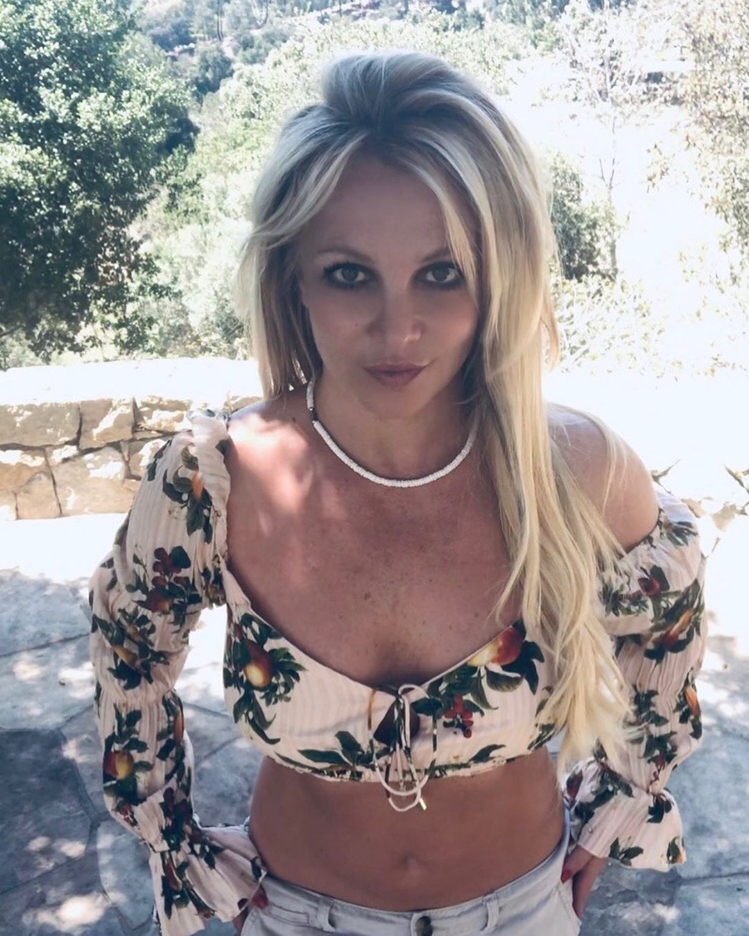 Фітнес-мотивація: Брітні Спірс похвалилася залізним пресом в ефектному вбранні