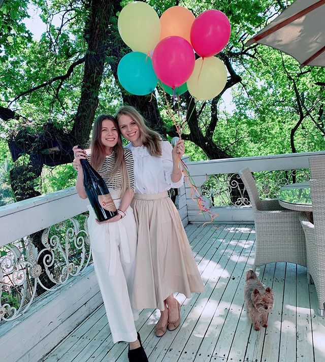 Як всі схожі! Ольга Фреймут зачарувала сімейним фото і показала обличчя сина-іменинника