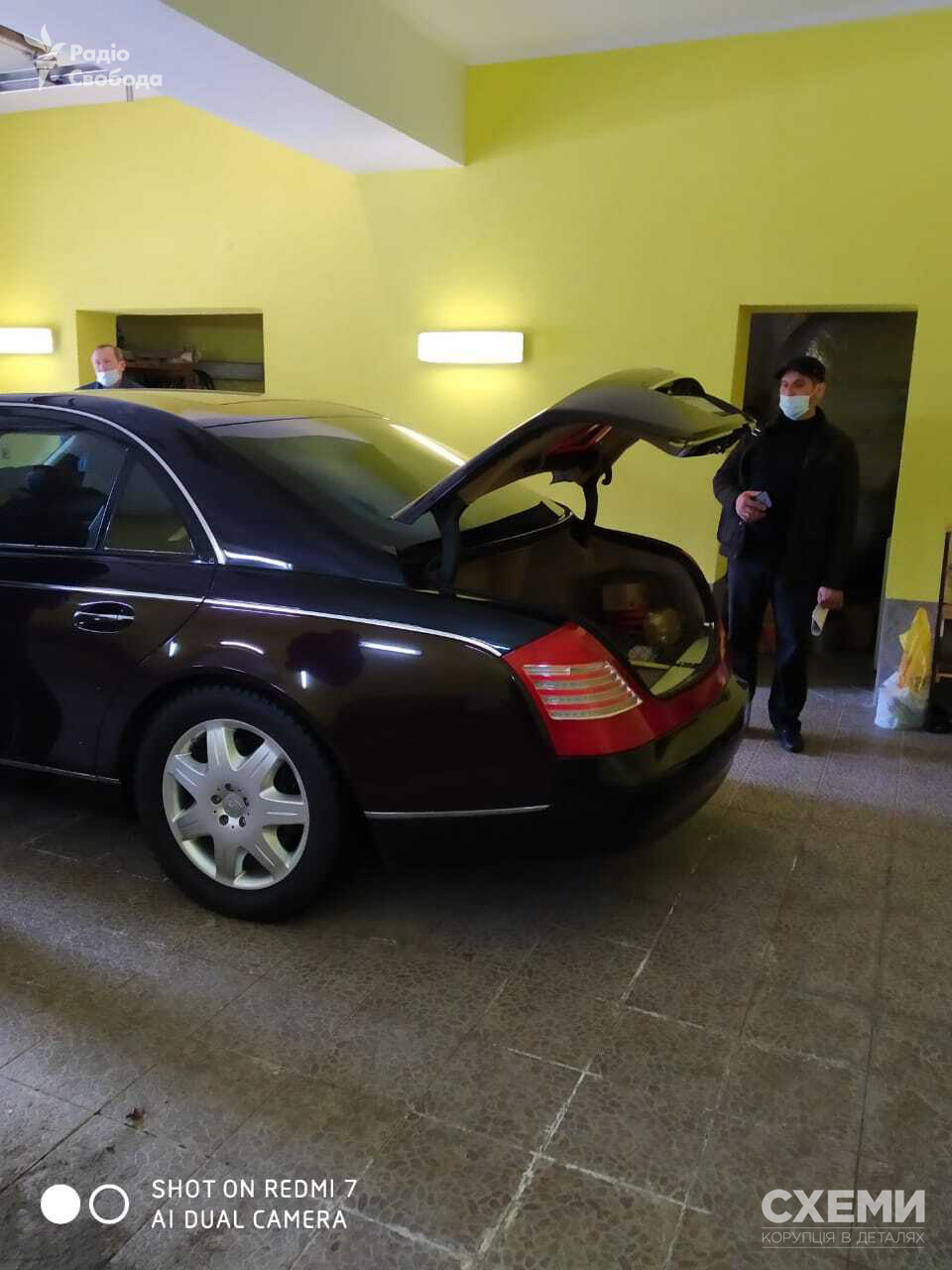 На Закарпатті провели обшук розкішного будинку Медведчука: з'явилися перші фото