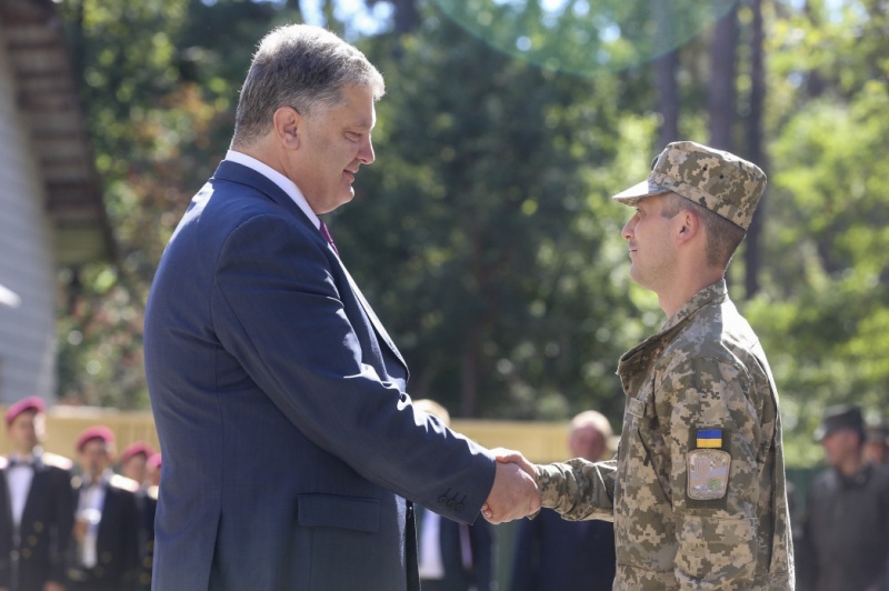 Порошенко принял участие в мероприятиях по случаю 24-й годовщины военной разведки Украины 4