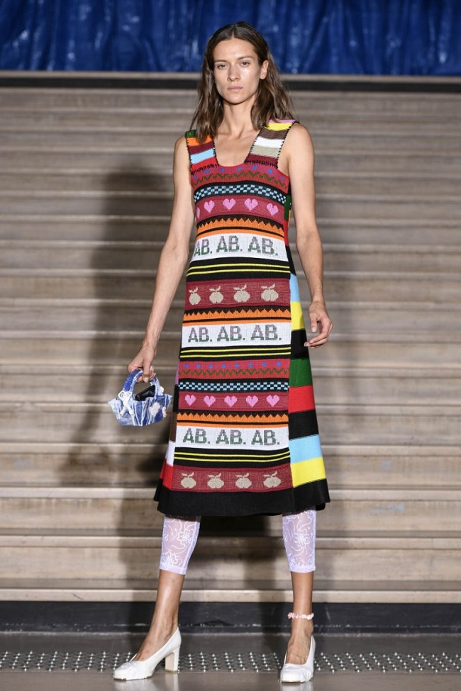 Религия и патриотизм: украинский дизайнер представил смелую коллекцию на Неделе моды в Париже (фото)