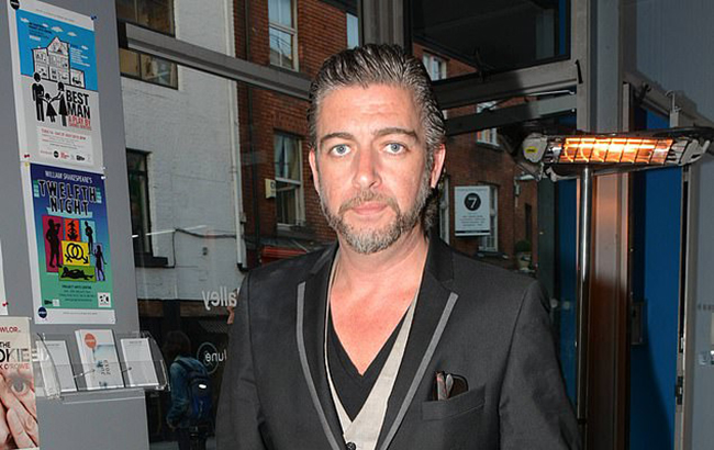 Просто не проснулся: на съемках внезапно умер актер из фильма "Бэтмен"