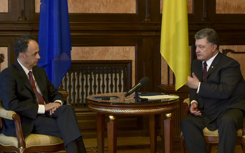 Порошенко принял верительные грамоты у послов ряда иностранных государств