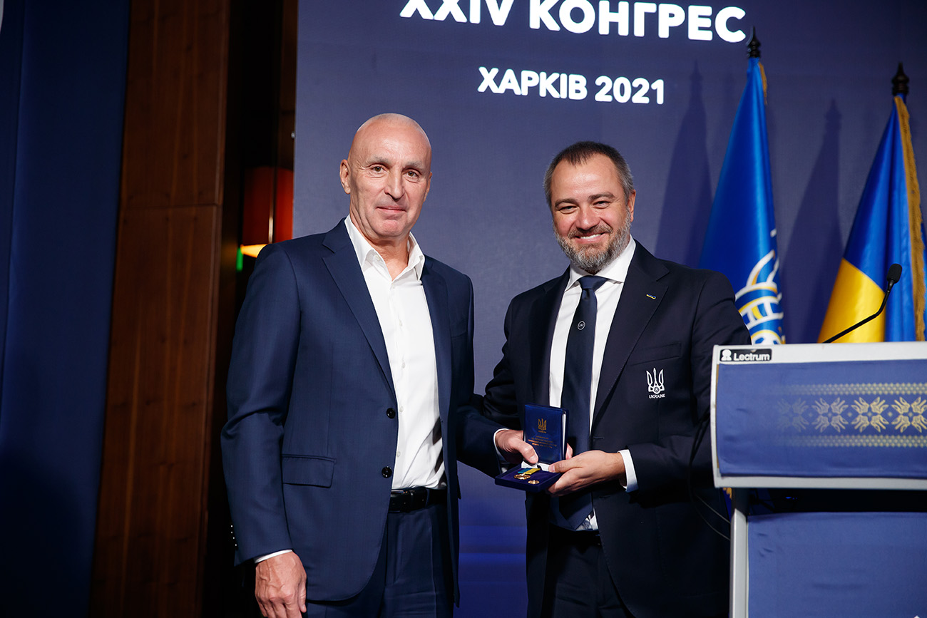 На конгрессе УАФ отметили харьковский футбол и наградили Ярославского орденом