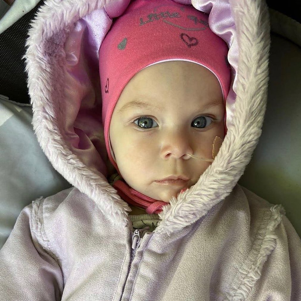 Звезды умоляют помочь спасти маленькую Алису - дочь защитника Украины