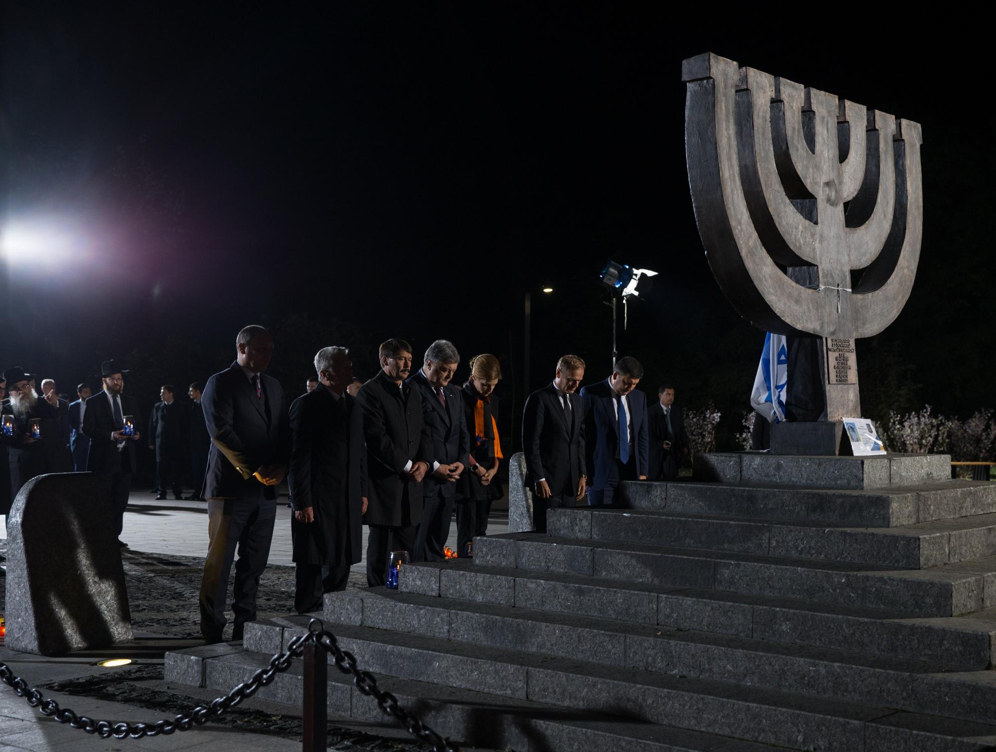 Бабий Яр - напоминание о том, что потакание агрессору лишь разжигает его аппетит, - Порошенко