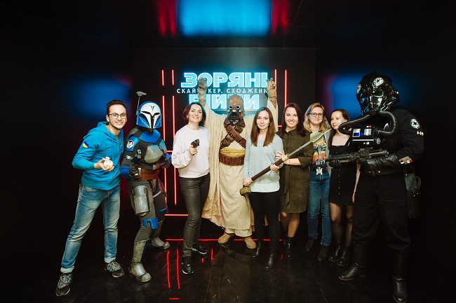 Имперский штурмовик, Рей и другие на премьере фильма "Звездные войны: Скайуокер. Восхождение"