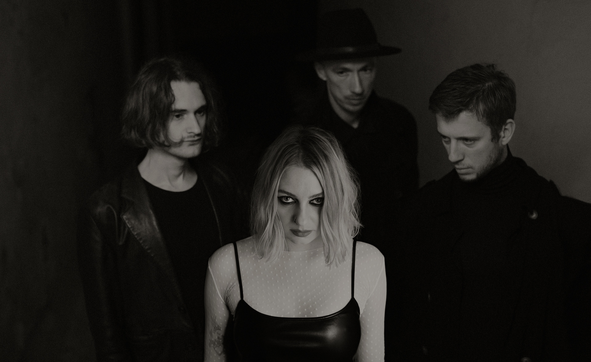 Звезды Нацотбора на Евровидение выпустили альбом "о любви в темных тонах"