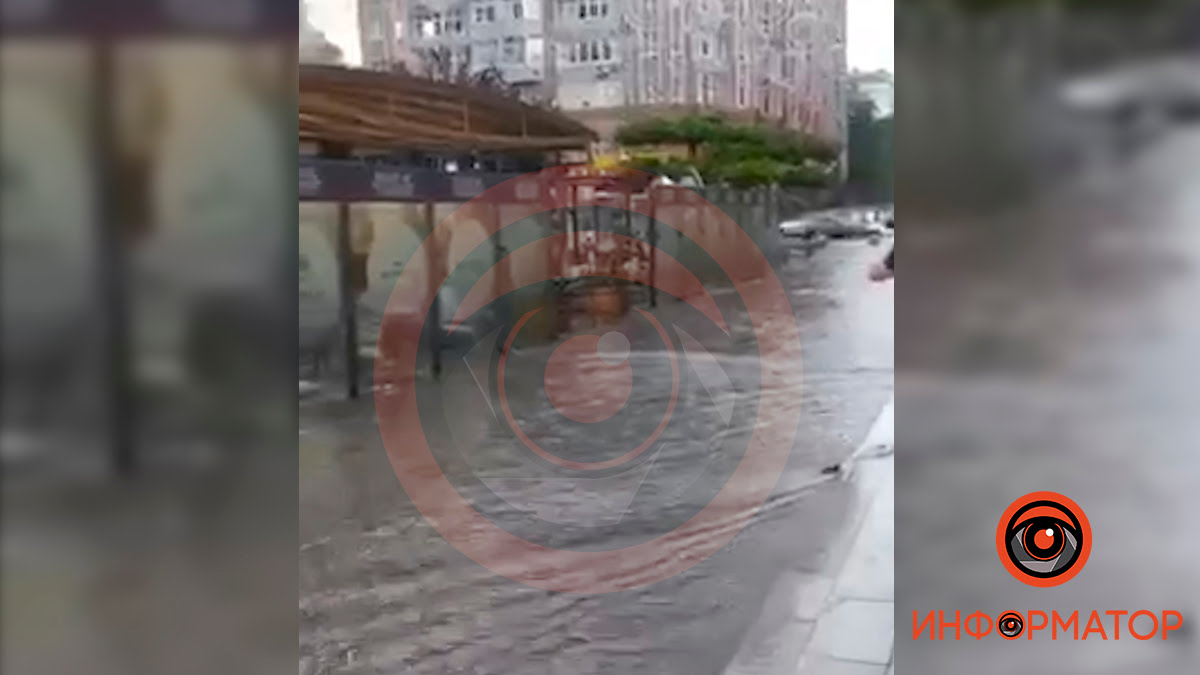 В Днепре затопило отремонтированную за 102 млн грн улицу