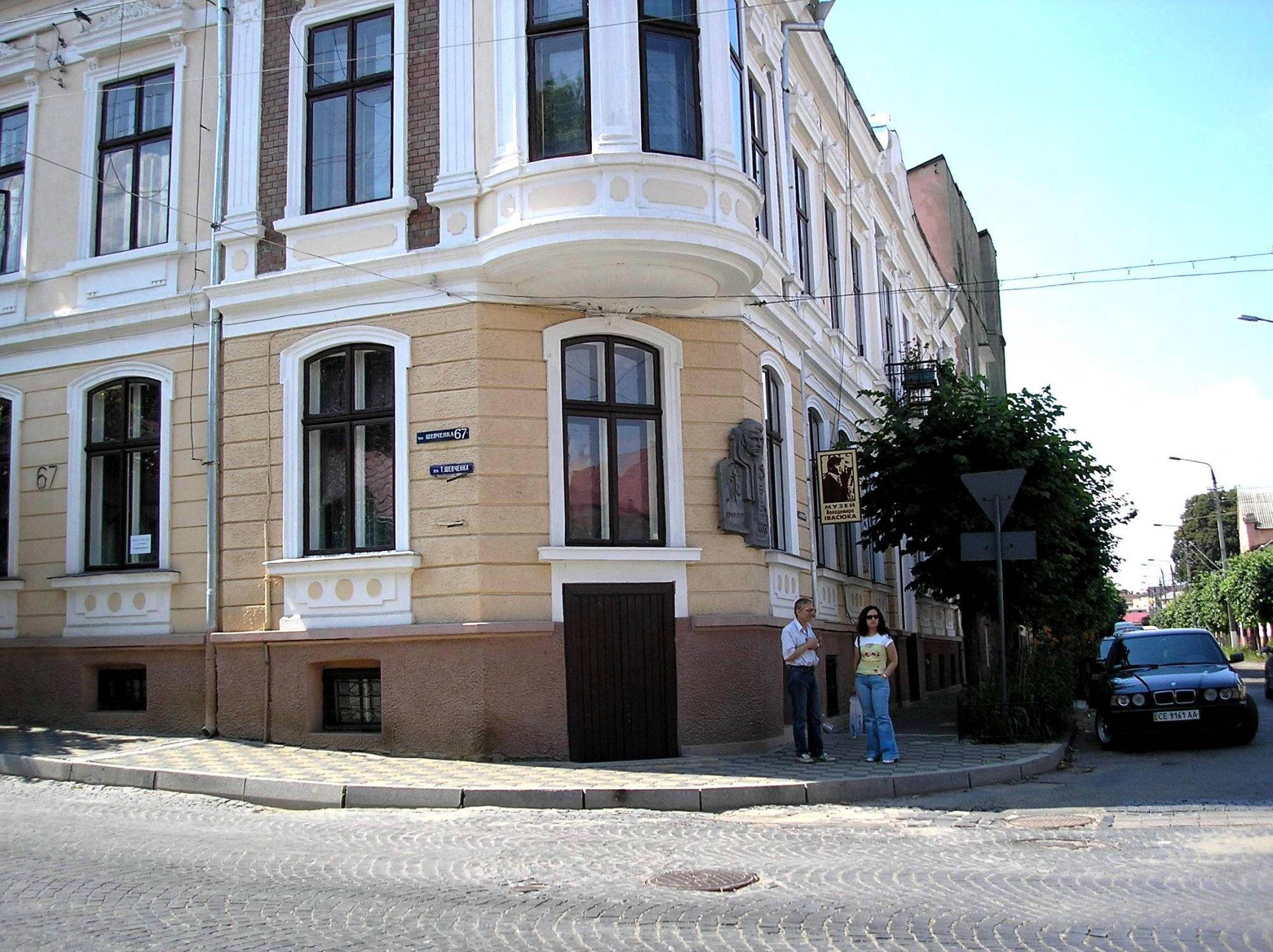 Чернівці в деталях: путівник по найцікавіших пам’ятках, готелях та ресторанах міста