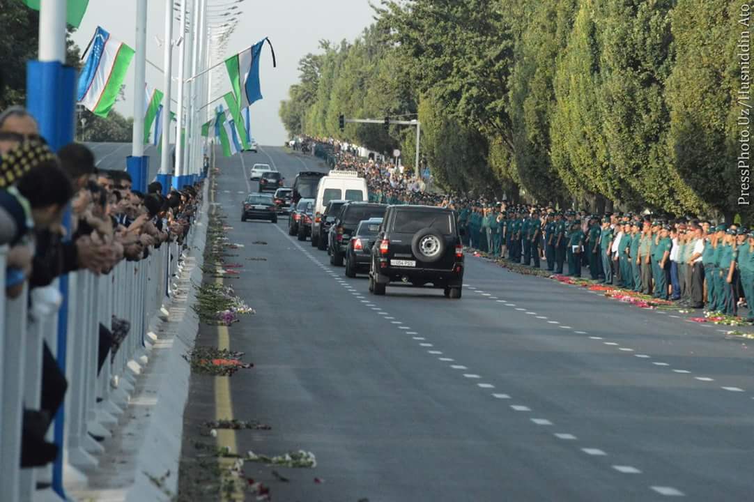 траурна процесія в Ташкенті Карімов похорон