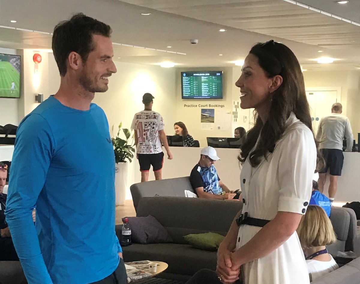 Кейт Миддлтон совершила незапланированный выход в свет в роскошном платье от Alexander McQueen