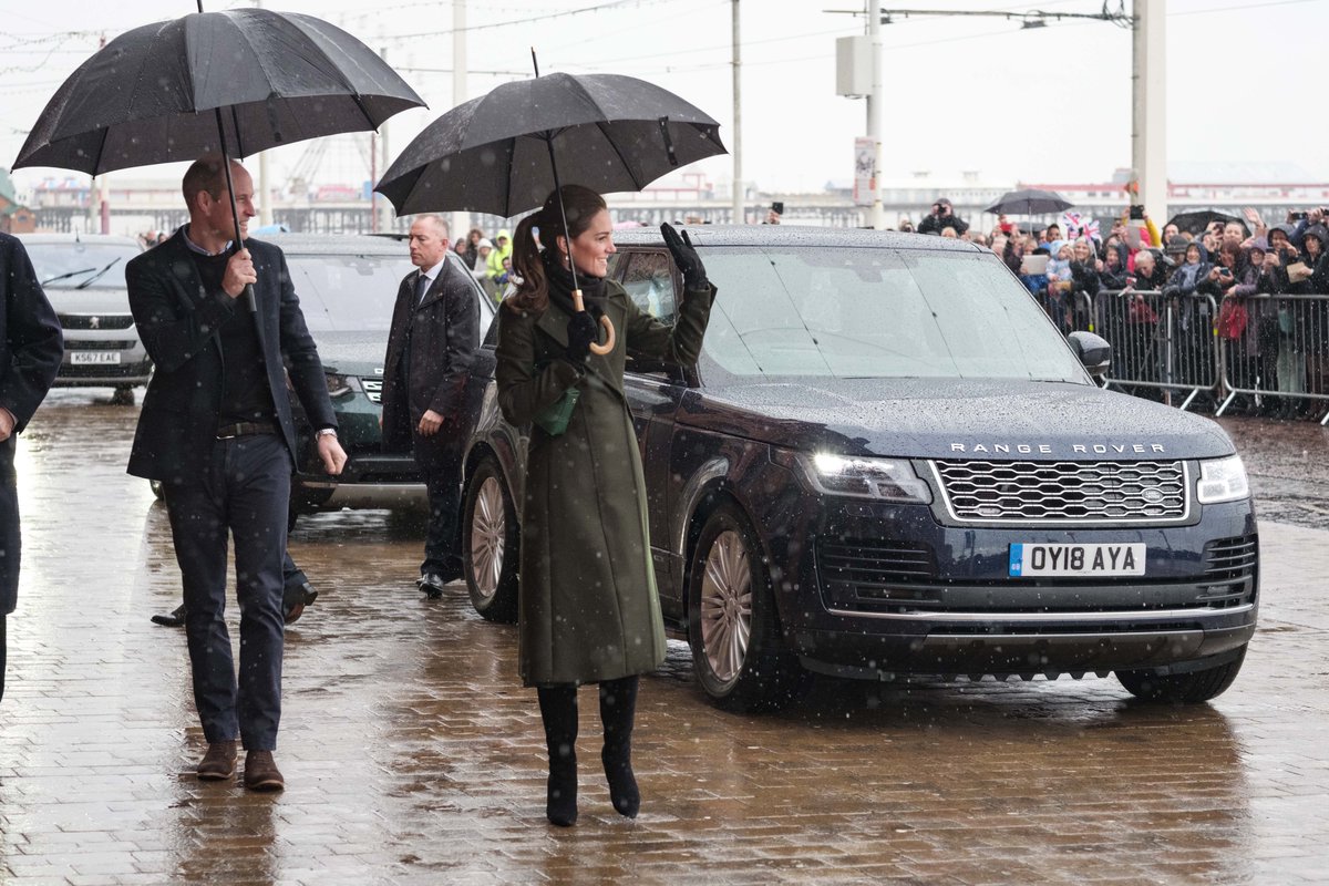 Больше зелени: Кейт Миддлтон показала новый стильный ансамбль в изумрудных тонах