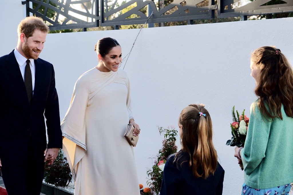 Роскошь да и только: топ-5 самых дорогих нарядов Меган Маркл