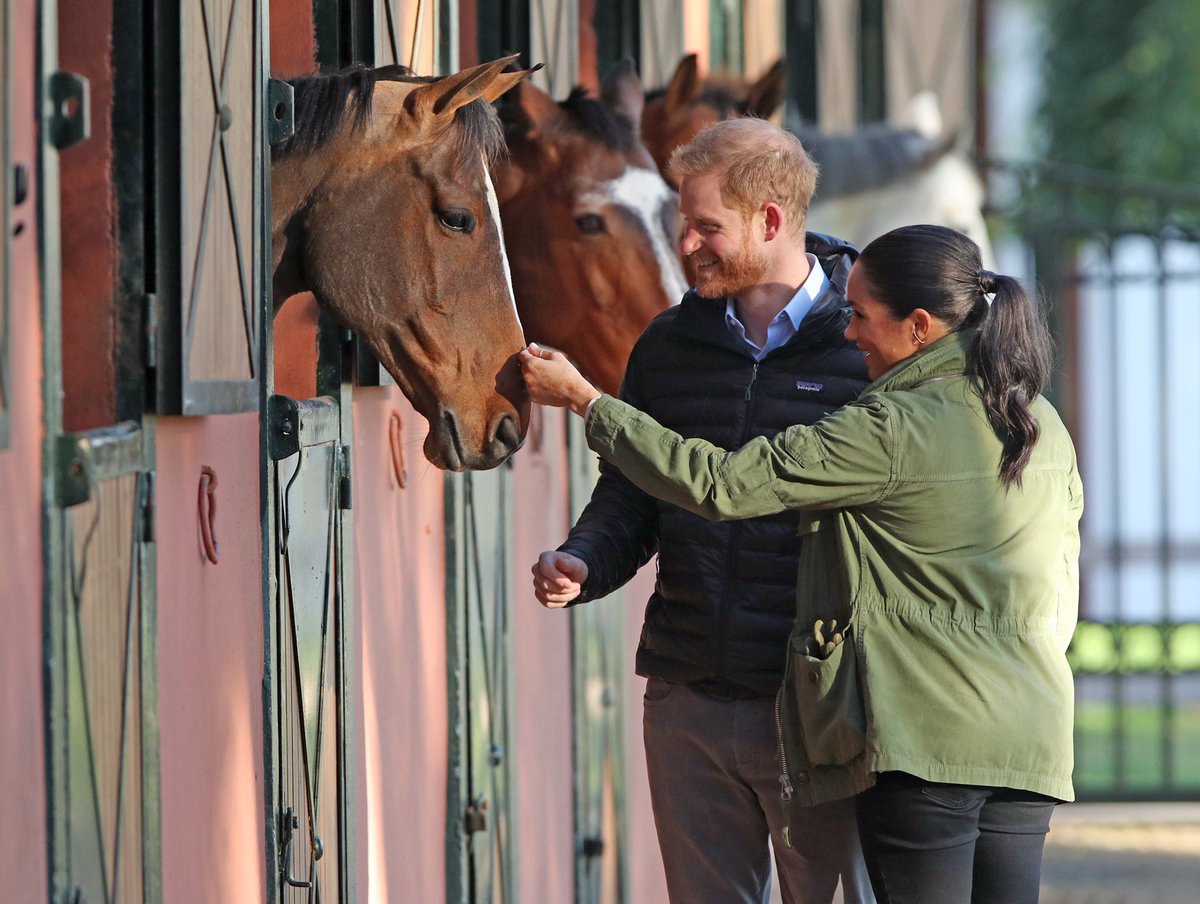 Королевский пример: топ-4 варианта укладки Меган Маркл, которые легко повторить