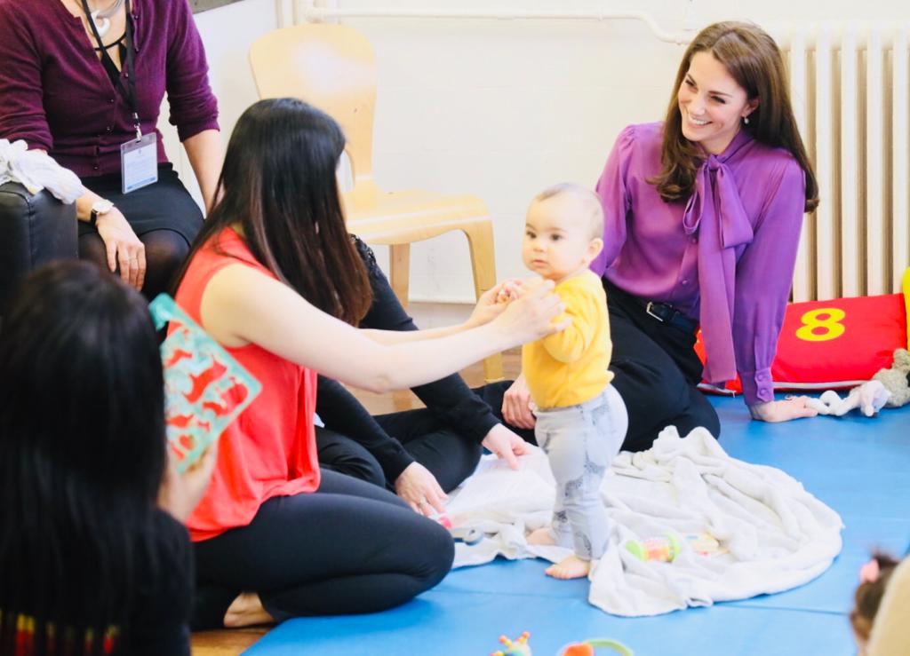 Кейт Миддлтон в блузе от Gucci