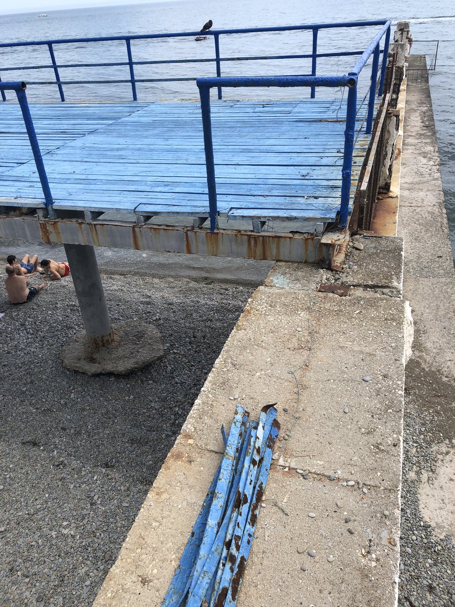 Важкі часи настали: в мережі показали початок туристичного сезону в Криму