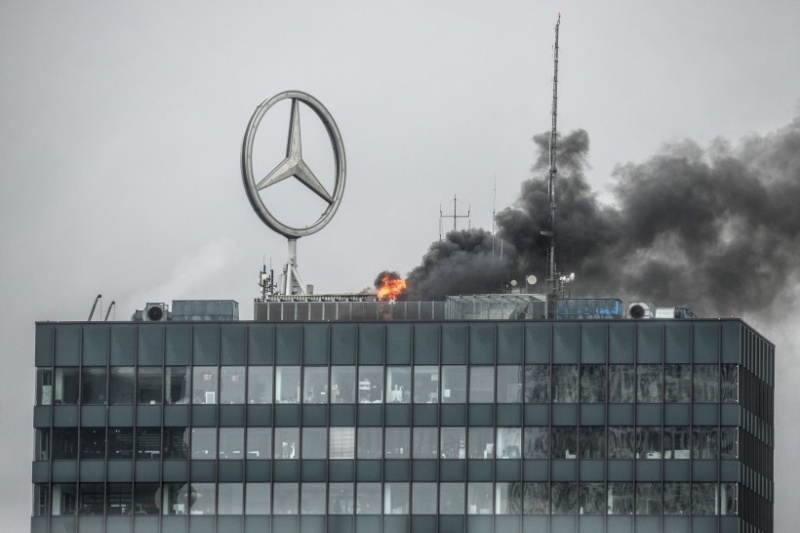 В Берлине горел офис Mercedes Benz