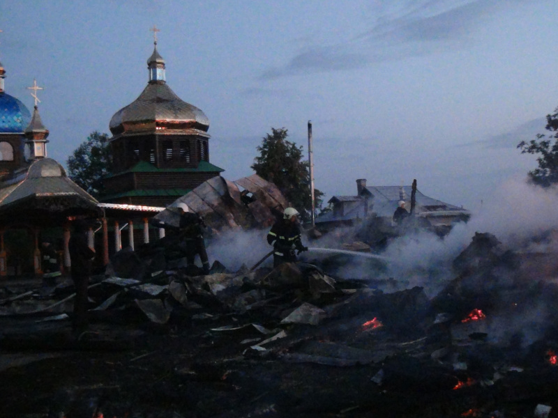 У Івано-Франківській області ліквідовано пожежу дерев'яної православної церви, - ДФНС