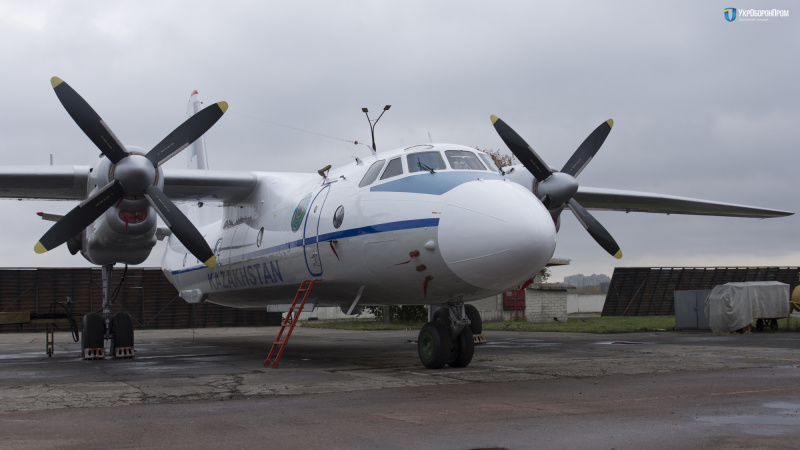 "Укроборонопром" заявив про завершення капремонту літака Ан-26 для ЗСУ