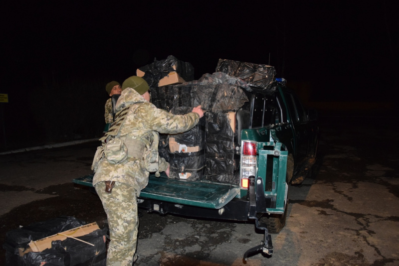 На границе задержано почти 9 тысяч пачек контрабандных сигарет