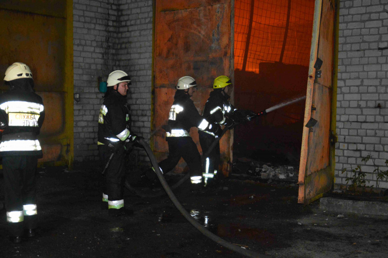 У Дніпрі вночі горіли склади