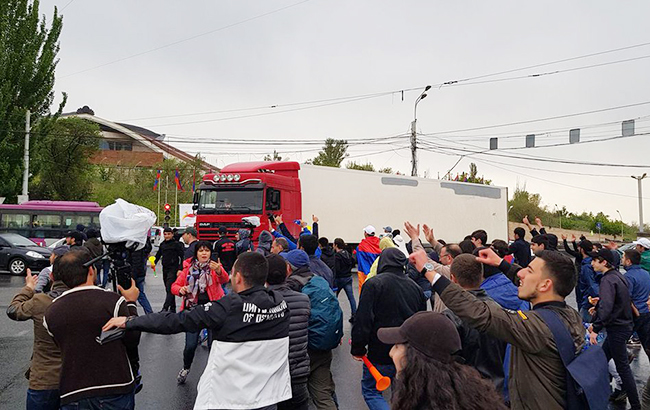 У Єревані під час протестів поліція затримала 183 людей