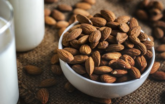 Топ-5 продуктов, которые помогут справиться с бессонницей