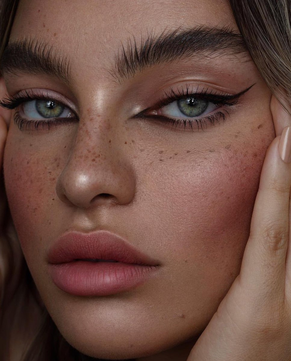 Новогодний макияж 2019: 5 главных трендов актуального мейк-апа