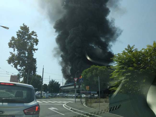 В результате взрыва возле аэропорта Болоньи пострадали 20 человек