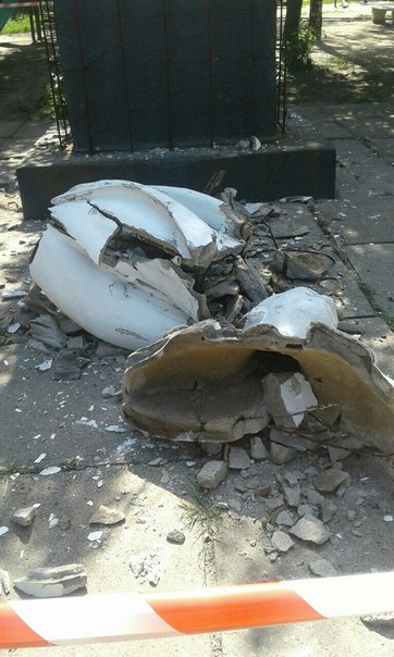 В Макеевке снесли памятник Ленину