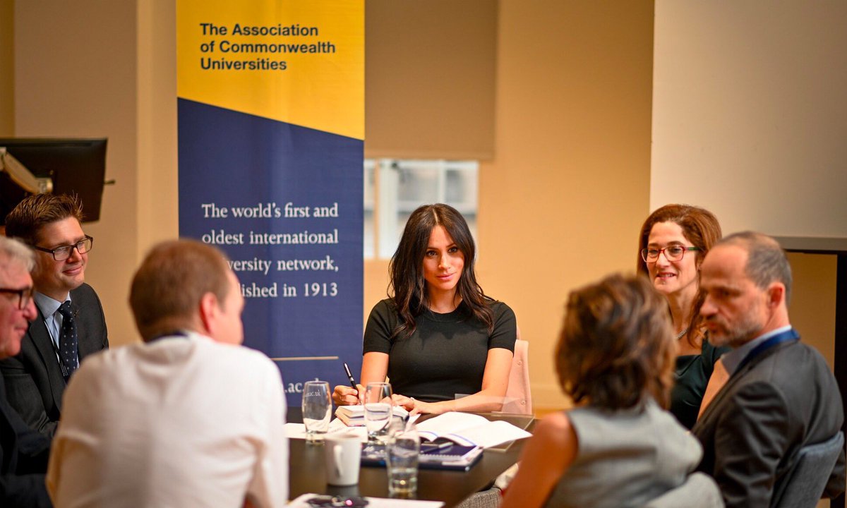 Королевский пример: топ-4 варианта укладки Меган Маркл, которые легко повторить