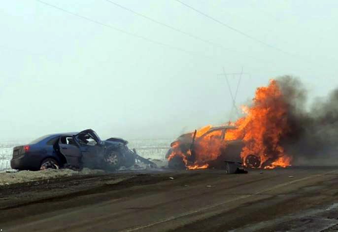 В аварии возле КПВВ "Марьинка" погибли пять человек