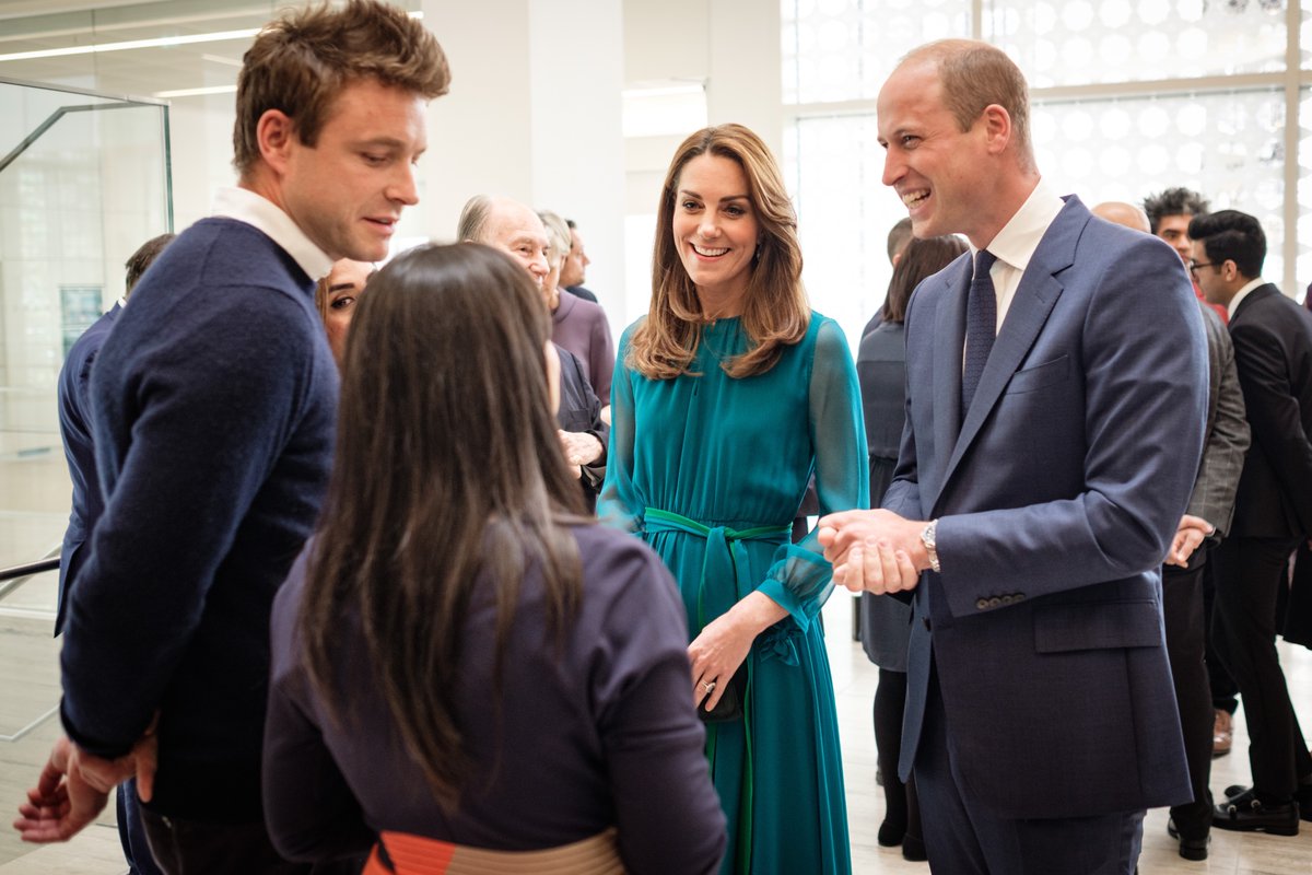 Кейт Миддлтон восхитила стильным выходом в свет в очаровательном зеленом платье