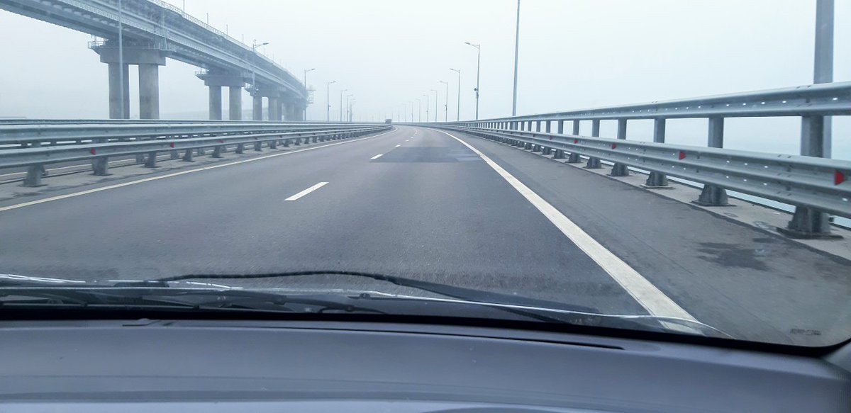 На Крымском мосту заметили новые проблемы: оккупанты занялись "профилактикой" (фото)