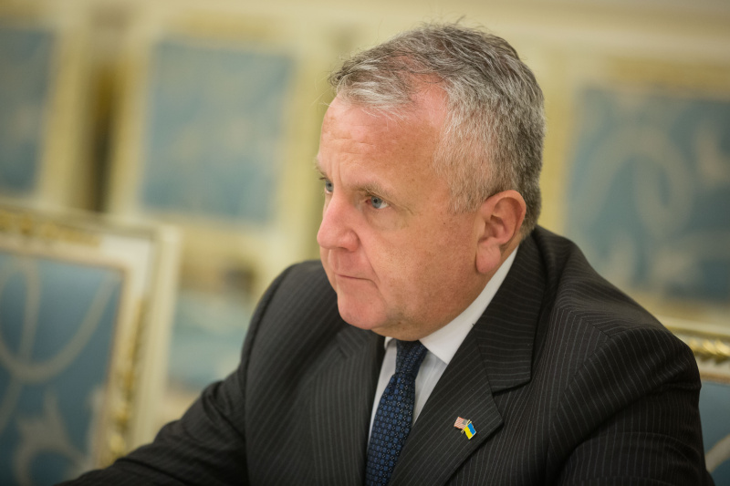 Порошенко договорился с заместителем секретаря Госдепа продлить санкции против России