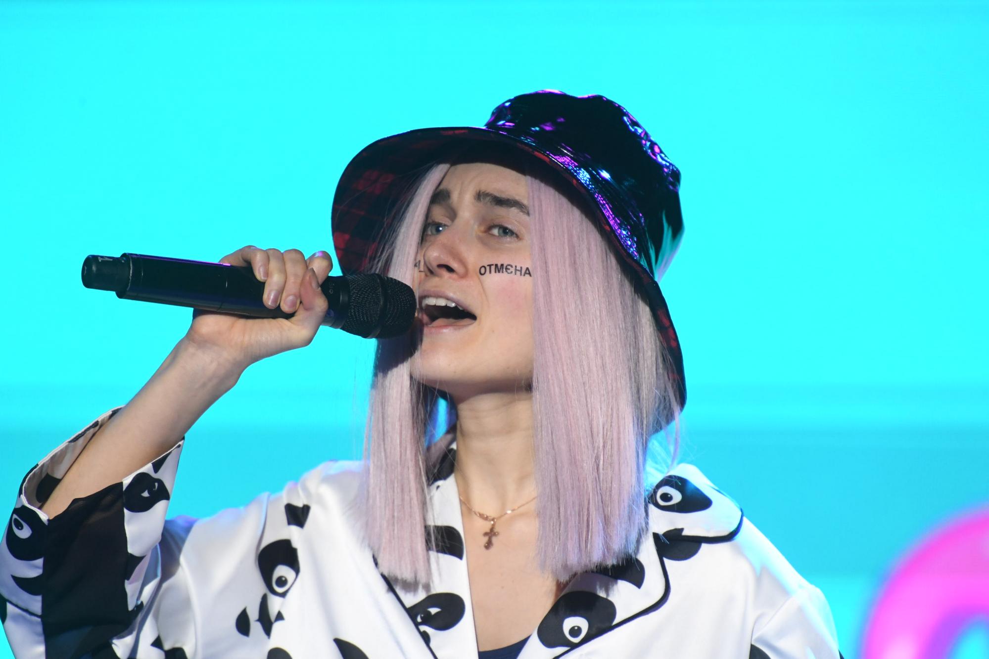 Українські зірки зібрали 150 000 гривень на спасіння від руйнації будинку Миколи Леонтовича