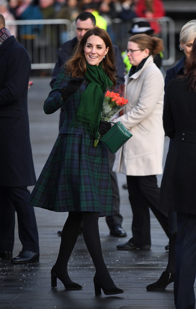 Кейт Миддлтон посетила Шотландию в клетчатом пальто семилетней давности