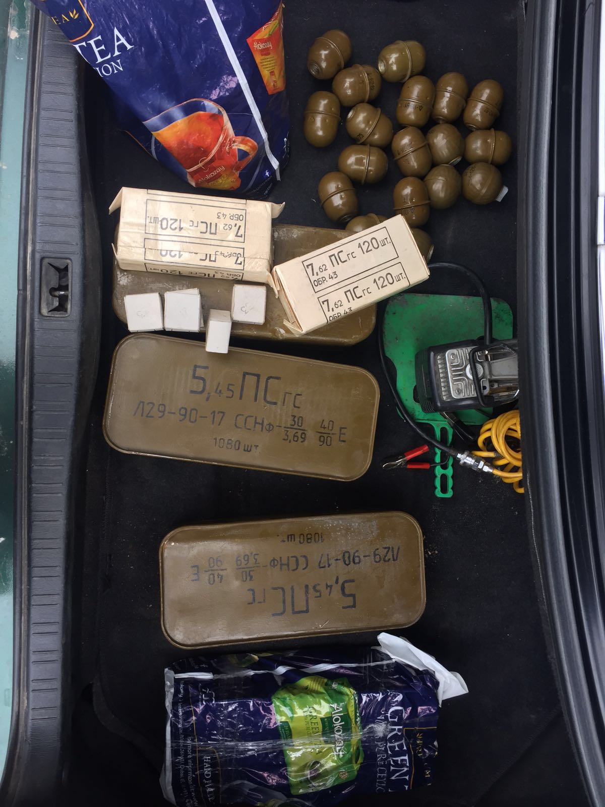 Фото: задержанный сбывал боеприпасы гражданскому лицу задержанный сбывал боеприпасы гражданскому лицу