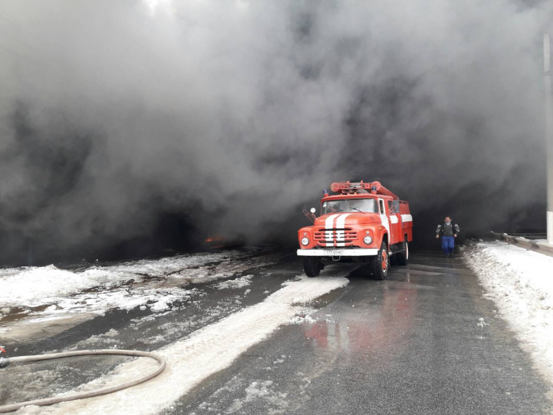 Пожар на рынке в Черновцах локализовали, - ГСЧС