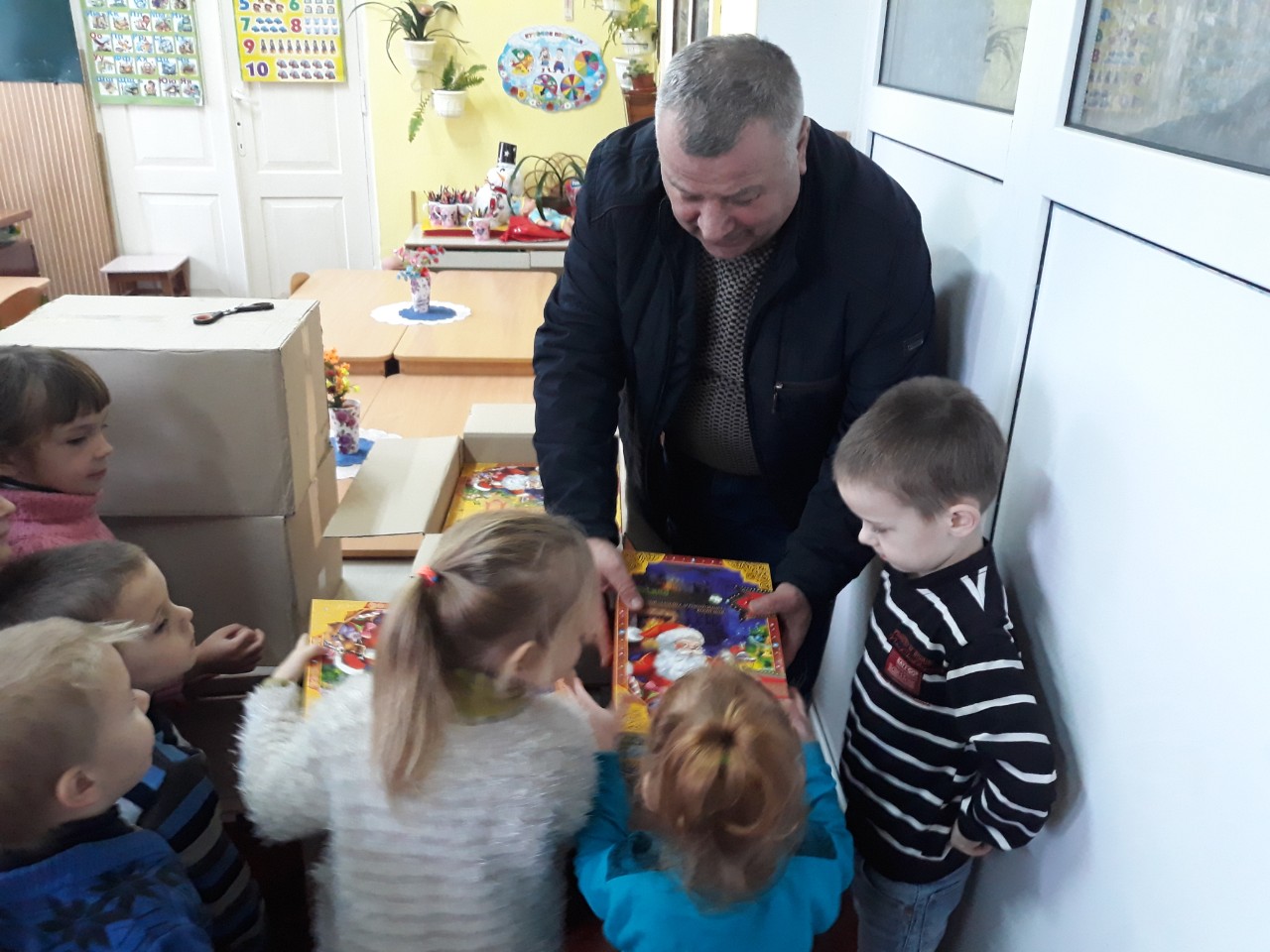 Укрлендфармінг Бахматюка подарував дітям пайовиків справжнє солодке свято