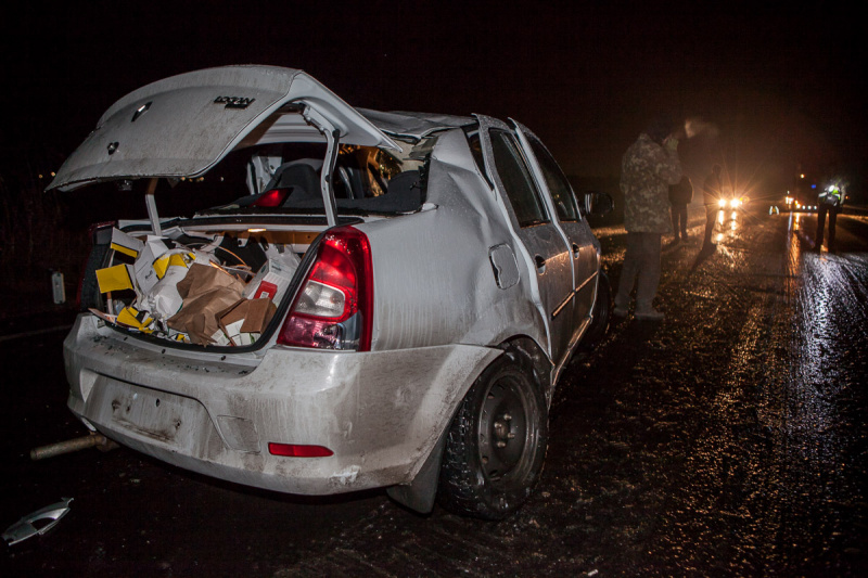 В Днепре автомобиль столкнулся с грузовиком, есть жертвы