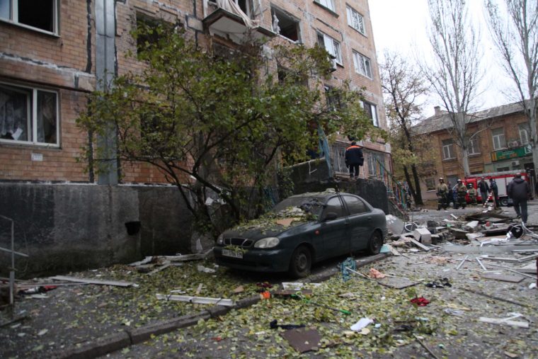 Взрыв в Донецке: опубликованы фото последствий