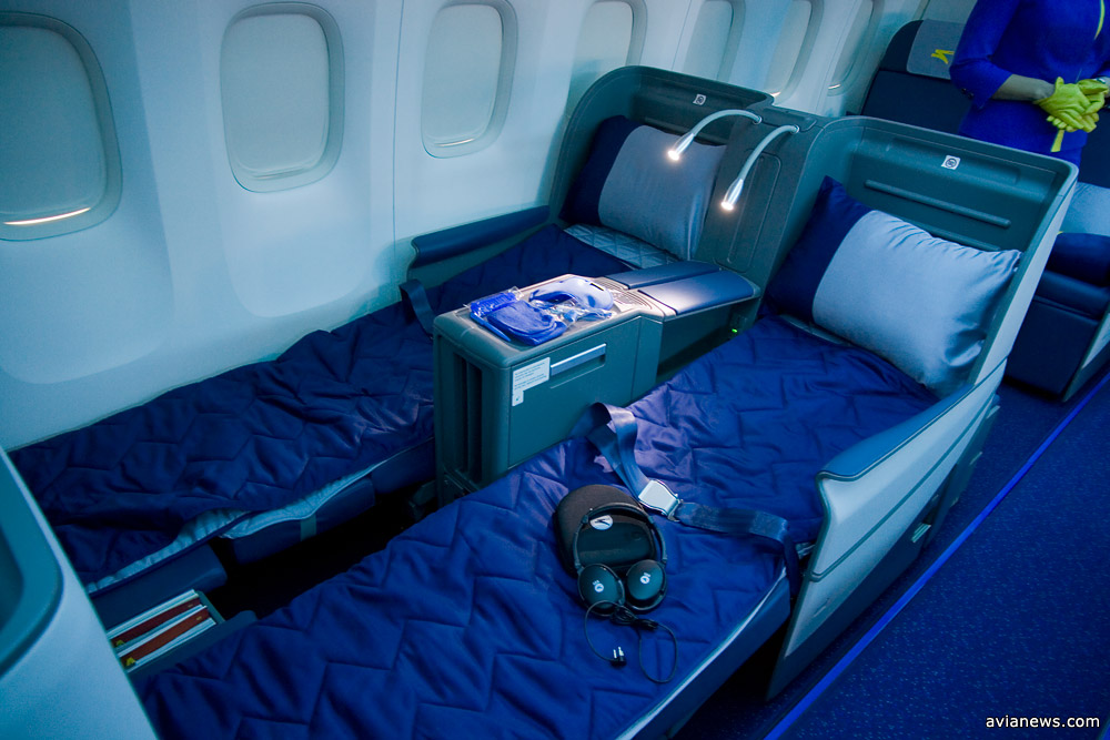 Кресла-кровати и навороченные телевизоры: фото из самолета МАУ поражают